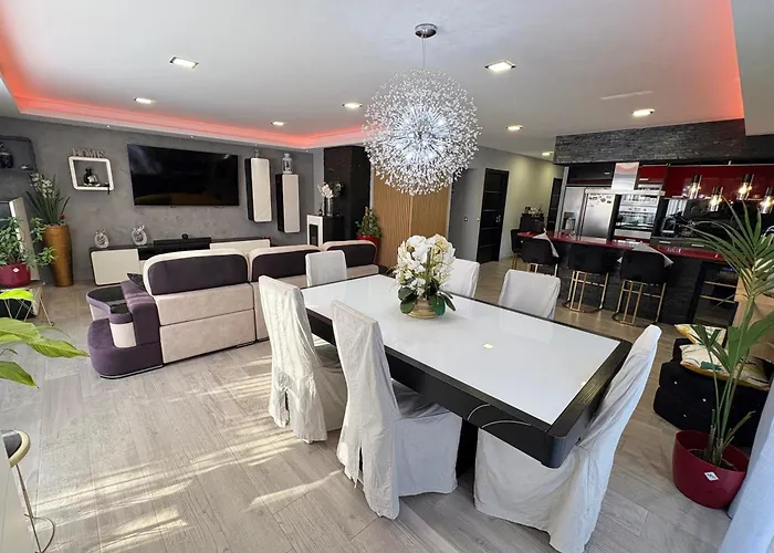 Avec Piscine 8 Personnes